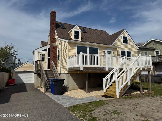 Detached Garage, Exterior