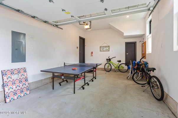 Game Room, Interior, Recessed Lighting