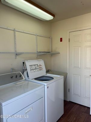 Interior, Washer, Wood Texture Flooring