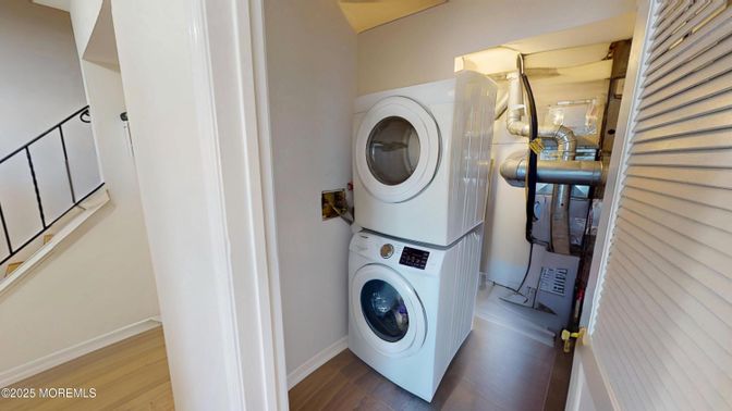 Interior, Utility Closets, Washer, Wood Texture Flooring