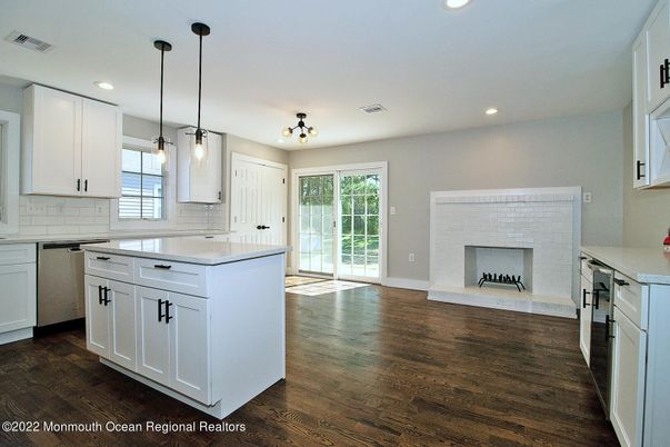 Fireplace, Interior, Kitchen, Pendant Lights, Recessed Lighting, Wood Texture Flooring