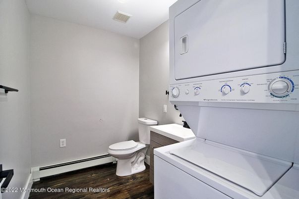Interior, Utility Closets, Washer, Wood Texture Flooring