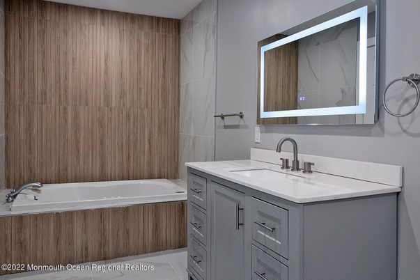 Bathroom, Dual Sink Vanities, Interior