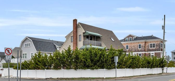 Exterior, Facade, Brick Facade, Cape Cod