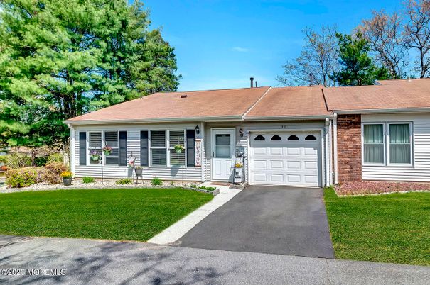 Attached, Exterior, Facade, Brick Facade, Ranch