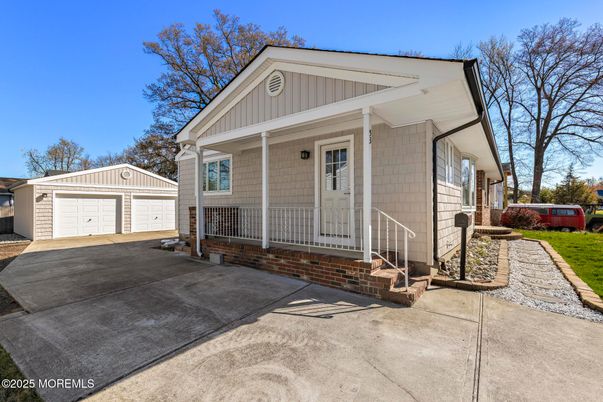 Detached Garage, Exterior
