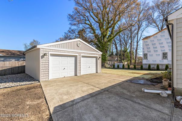 Detached Garage, Exterior