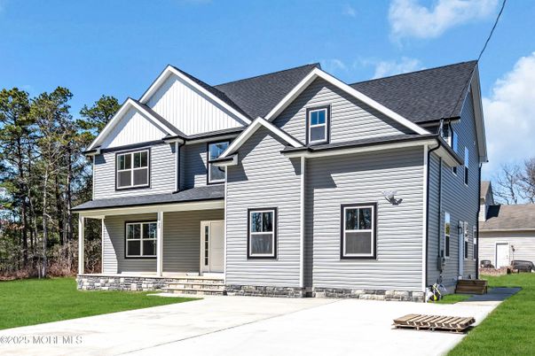 Exterior, Facade, Farmhouse