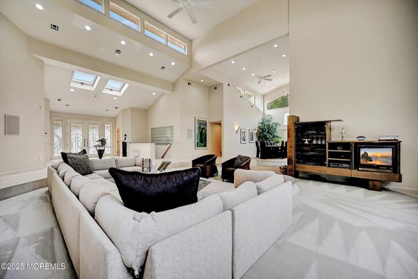 Interior, Living room, Pendant Lights, Recessed Lighting