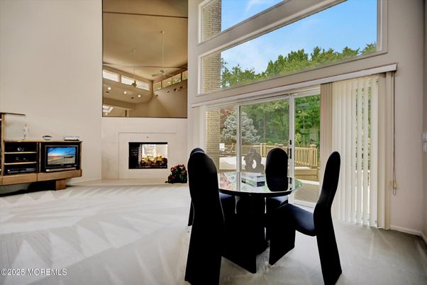Dining room, Fireplace, Interior
