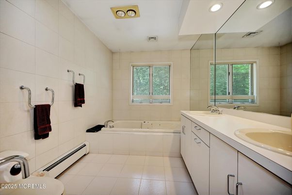 Bathroom, Dual Sink Vanities, Interior, Recessed Lighting