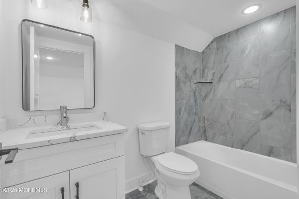 Bathroom, Interior, Marble Walls, Recessed Lighting