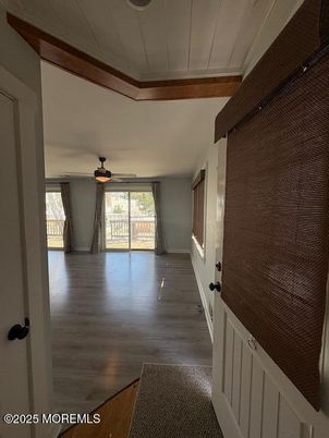 Empty room, Interior, Wooden Beams, Wood Texture Flooring