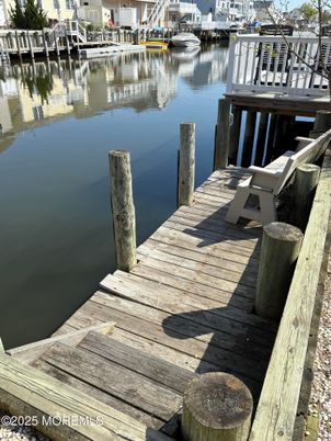 Exterior, Lake