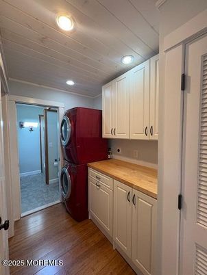 Interior, Recessed Lighting, Washer, Wooden Ceilings, Wood Texture Flooring