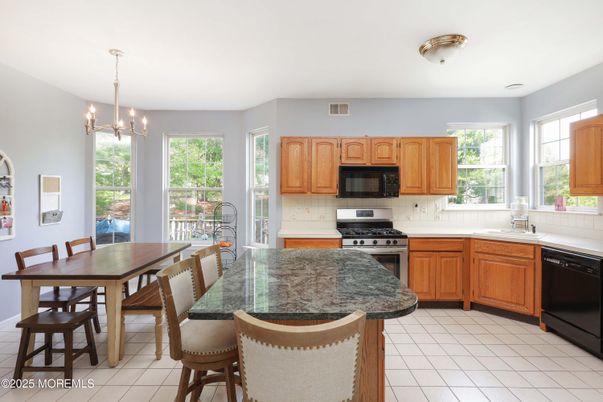 Chandelier, Dining room, Interior, Kitchen, Stainless Steel Appliances