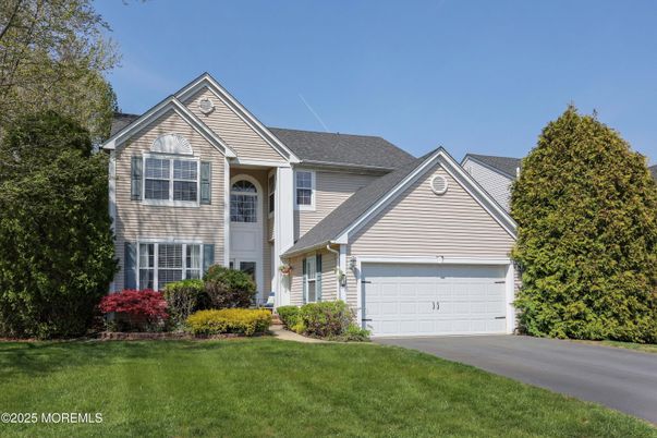 Attached, Exterior, Facade, Farmhouse