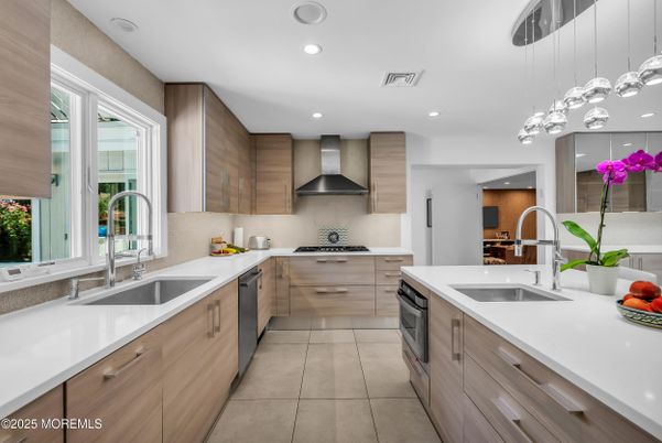 Interior, Kitchen, Pendant Lights, Recessed Lighting, Stainless Steel Appliances