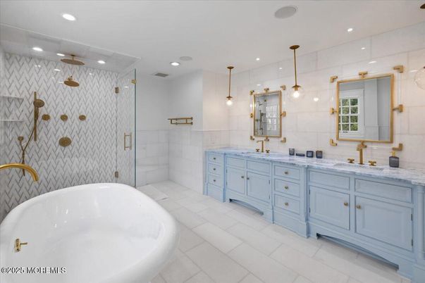 Bathroom, Dual Sink Vanities, Free Standing Baths, Glass Shower, Interior, Pendant Lights, Recessed Lighting