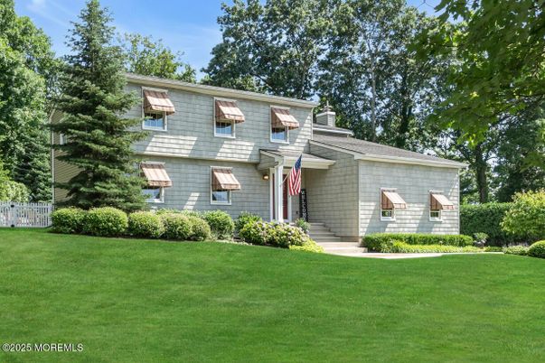 Backyard, Exterior, Facade, Raised Ranch