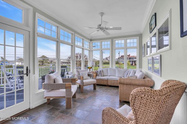 Interior, Living room, Sun Room, Water