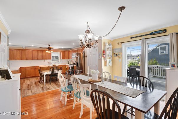 Chandelier, Dining room, Interior, Kitchen, Recessed Lighting, Wood Texture Flooring