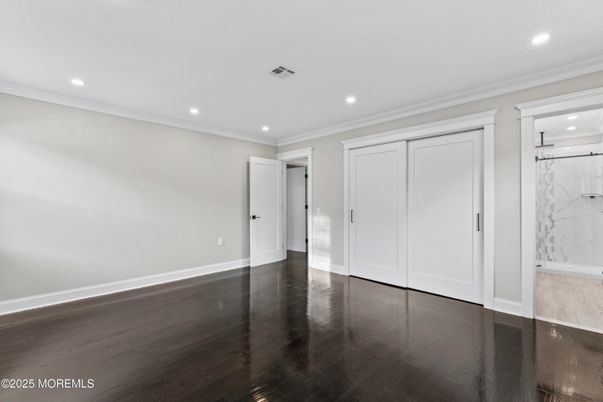 Empty room, Interior, Marble Walls, Recessed Lighting, Wood Texture Flooring