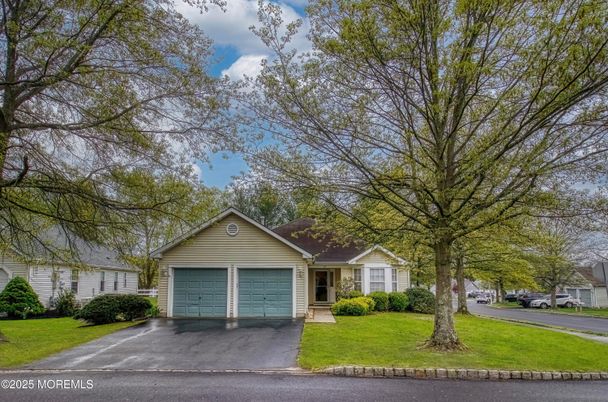 Attached, Detached Garage, Exterior, Facade, Ranch