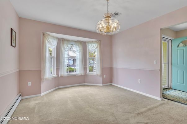 Chandelier, Empty room, Interior, Pendant Lights
