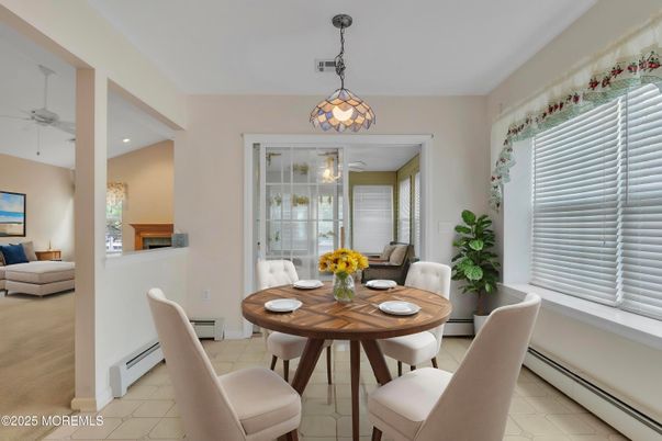 Dining room, Interior, Pendant Lights, Recessed Lighting