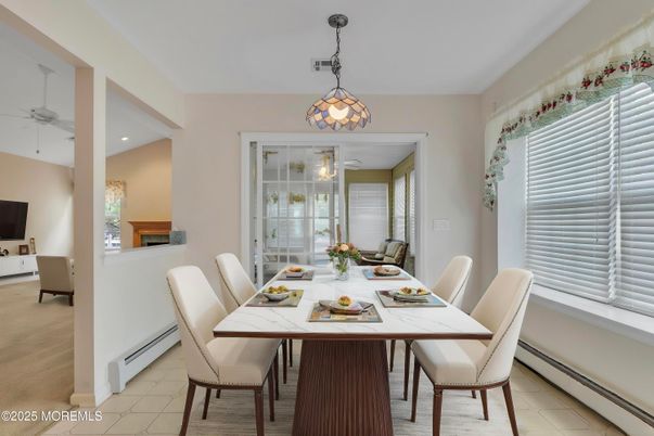 Dining room, Interior, Pendant Lights, Recessed Lighting
