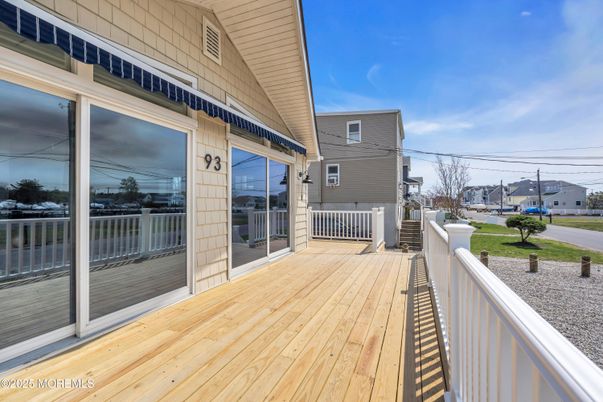 Exterior, Wood Texture Flooring