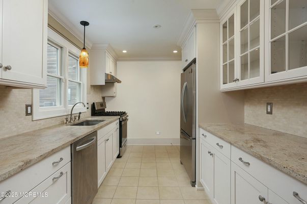Interior, Kitchen, Pendant Lights, Recessed Lighting, Stainless Steel Appliances