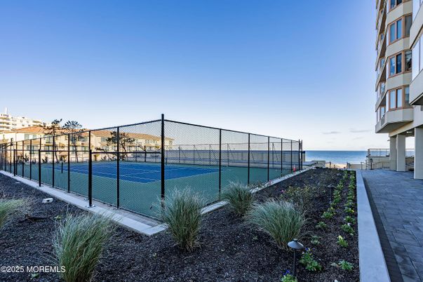 Exterior, Tennis Courts, Water
