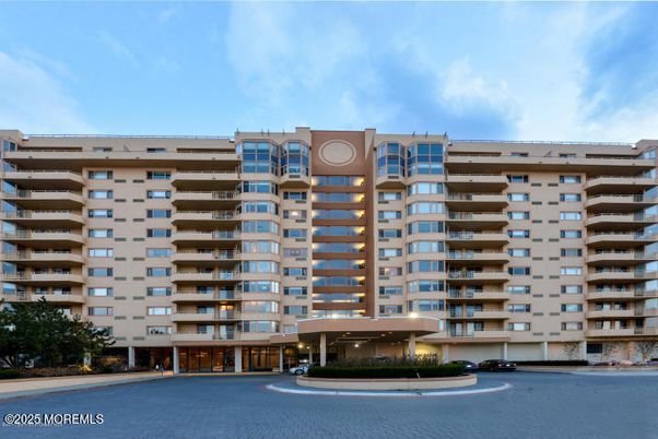 Exterior, Facade, Condo Building
