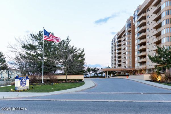 Exterior, Facade, Condo Building