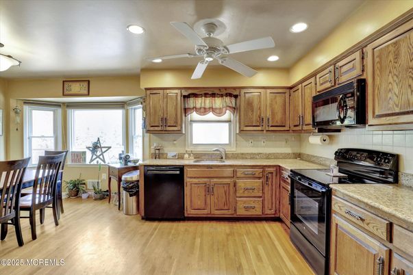 Dining room, Interior, Kitchen, Recessed Lighting, Wood Texture Flooring
