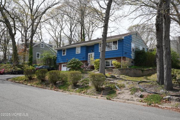 Attached, Exterior, Facade, Raised Ranch