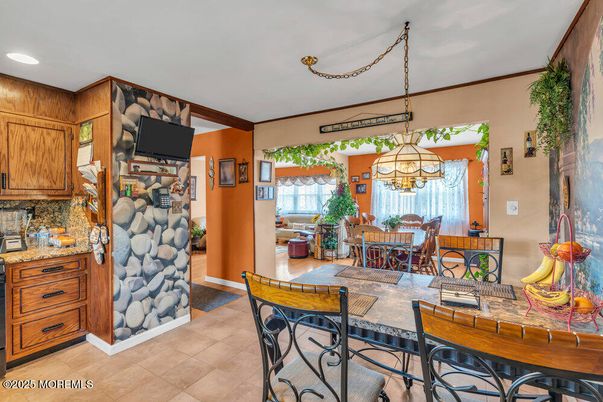 Dining room, Interior, Pendant Lights, Recessed Lighting