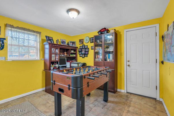 Game Room, Interior