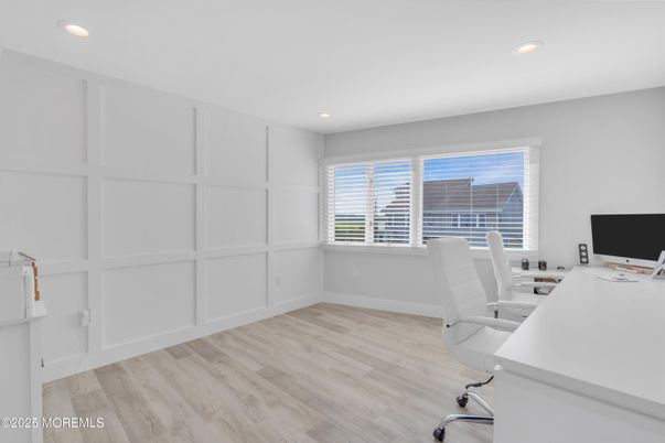 Home Office, Interior, Recessed Lighting, Wood Texture Flooring