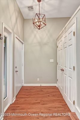 Empty room, Interior, Pendant Lights, Wood Texture Flooring
