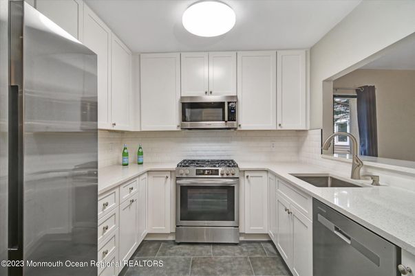 Interior, Kitchen, Stainless Steel Appliances