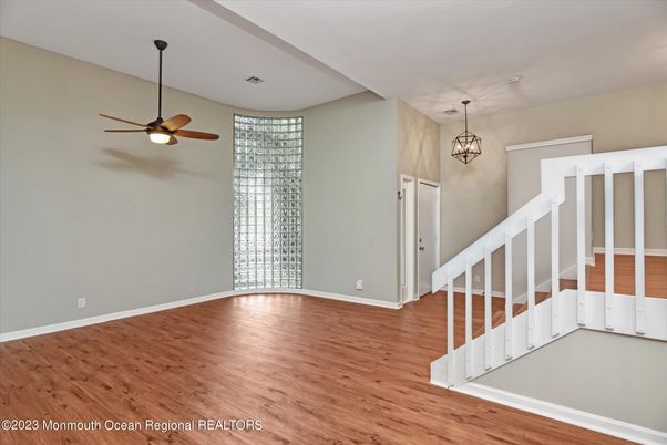 Empty room, Interior, Pendant Lights, Wood Texture Flooring