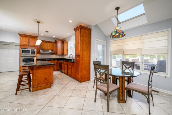 Dining room, Interior, Kitchen, Pendant Lights, Recessed Lighting, Stainless Steel Appliances