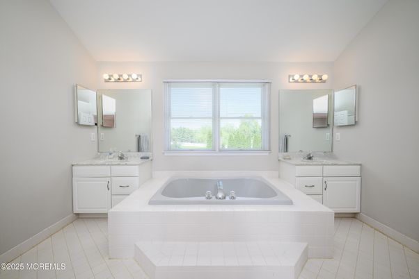 Bathroom, Dual Sink Vanities, Interior