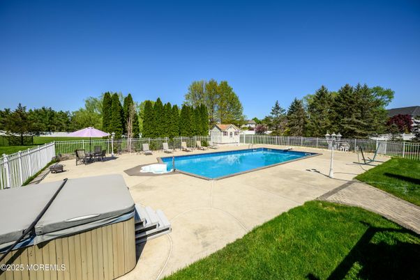 Exterior, Hot Tub, Pool