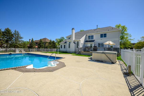 Exterior, Hot Tub, Pool