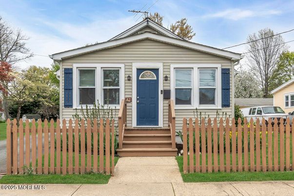 Exterior, Facade, None