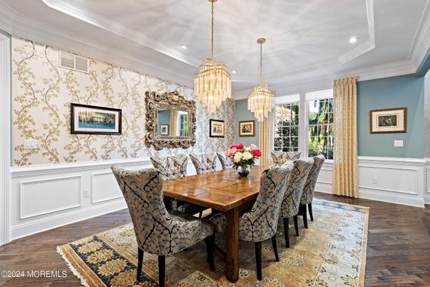 Chandelier, Dining room, Interior, Recessed Lighting, Wood Texture Flooring